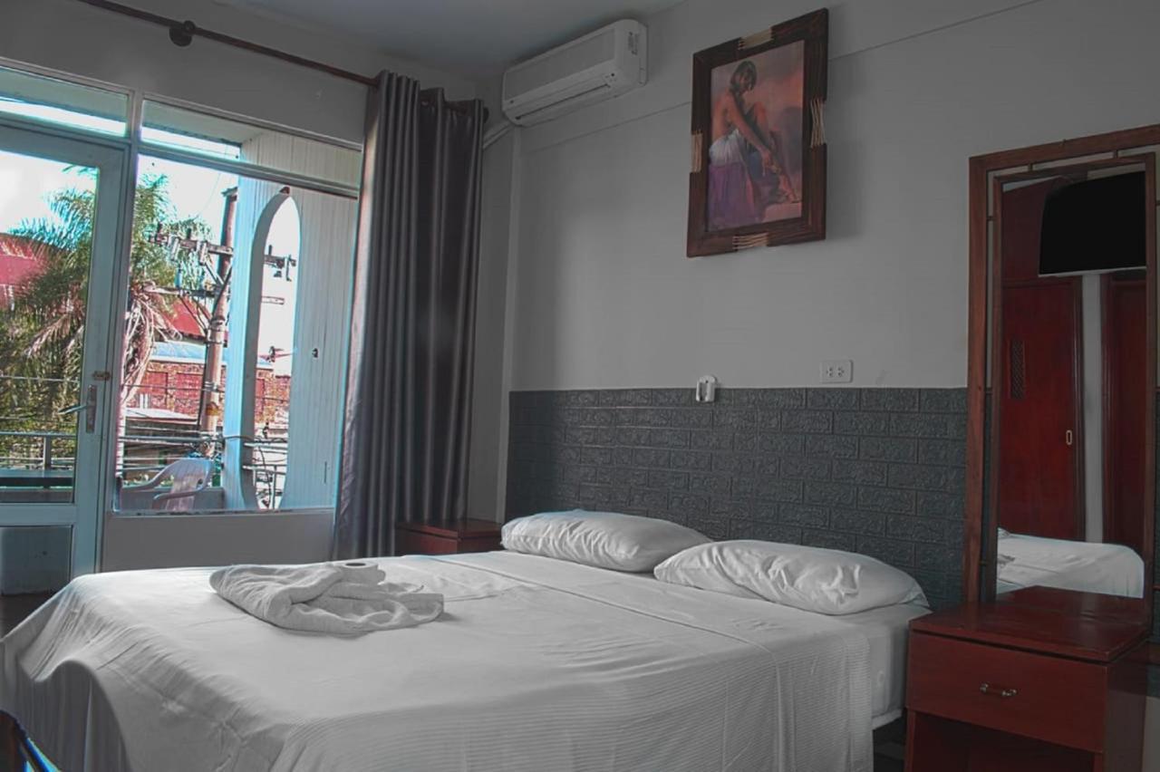 Hostal Ibiza Santa Cruz de La Sierra Esterno foto